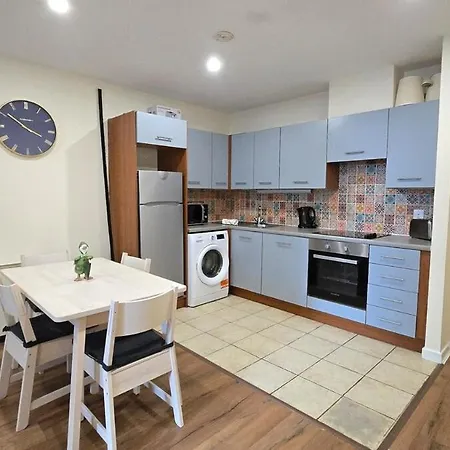 Charming Newly Renovated 2 Bed With Free Parking